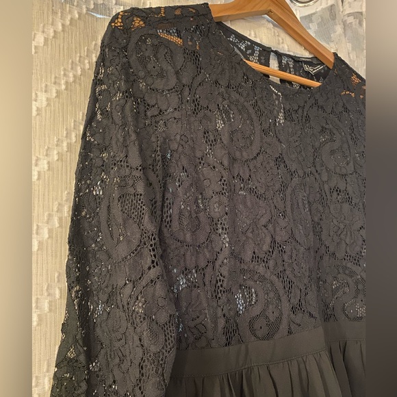 Black Lace Forever 21 Maxi Dress - Picture 4 of 7